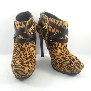 Guess Igoraly Leopard Stiletto Ankle‎ Boots Size 7M.  S719